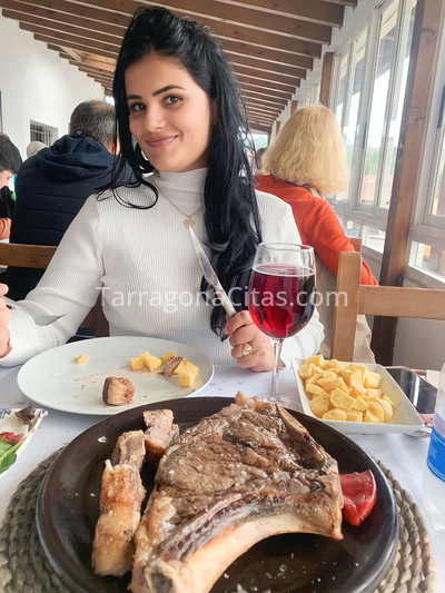 Jovencita brasileña. 624166445. Citas en TARRAGONA, TARRAGONA. www.tarragonacitas.com.